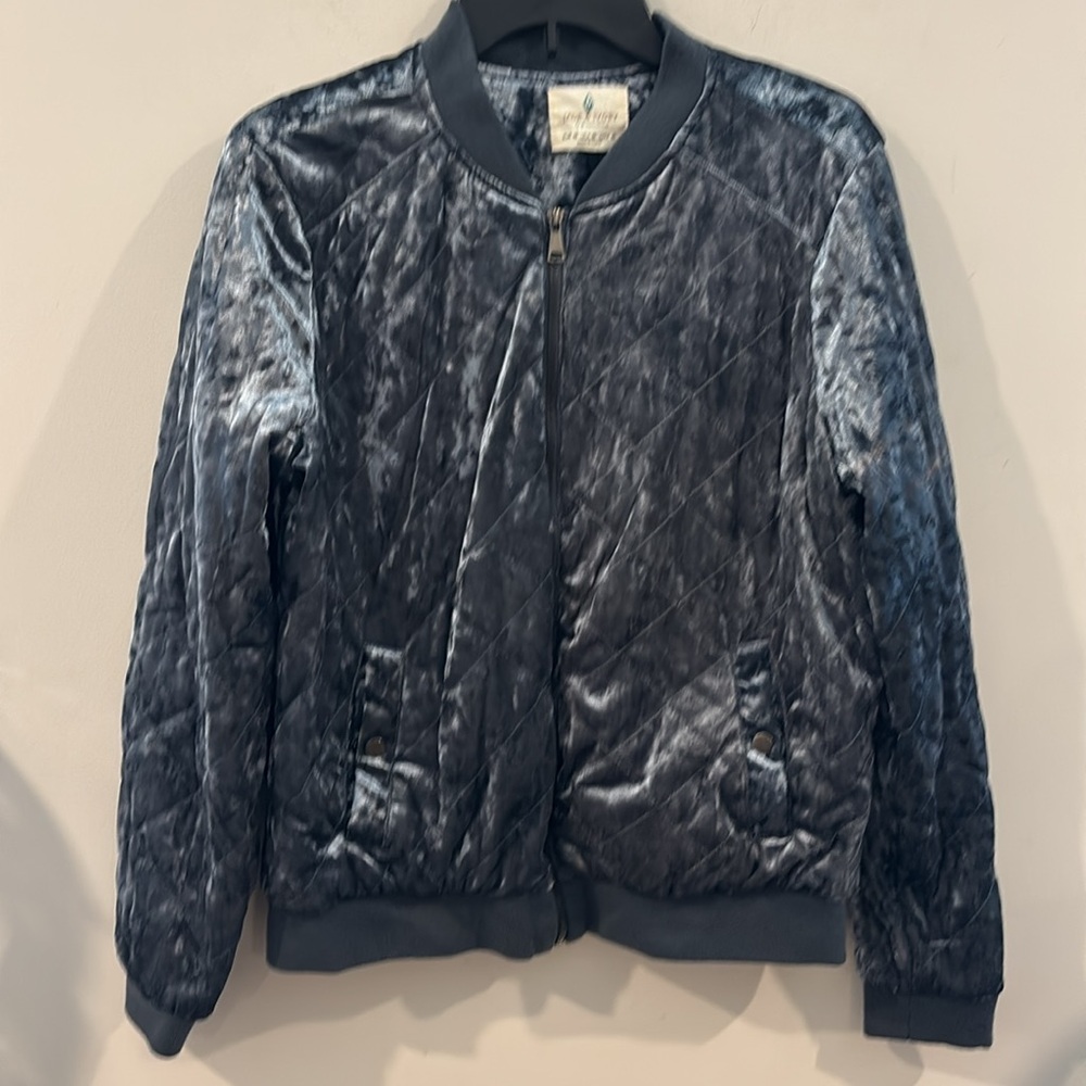 Jade & Ivory Size M Quilted Velvet Jacket Ice Blue Gray